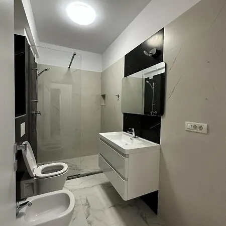 Senior Apartment- 3 Room- Luxury Mamaia